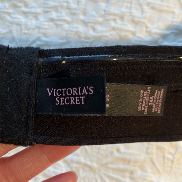 Very sexy strapless 34A Victoria’s Secret purple w/black&silver lace overlay - Picture 6 of 9